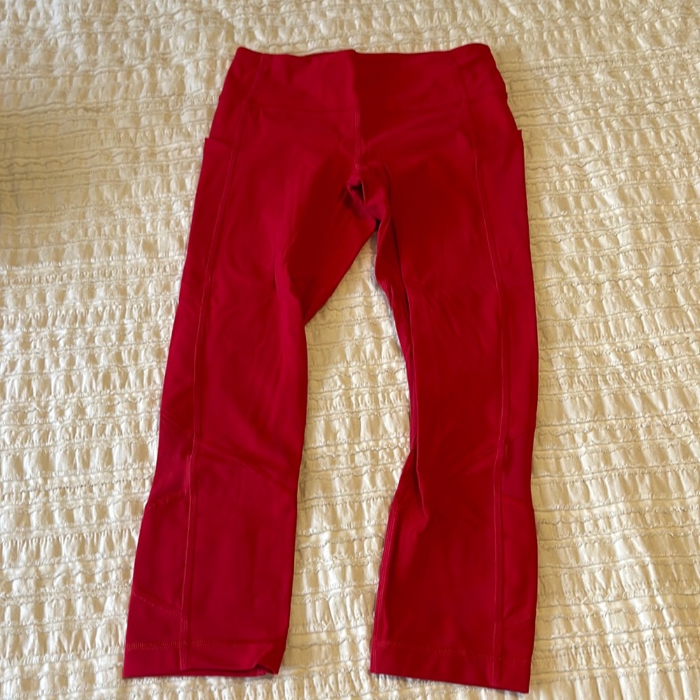 Lulu red leggings.